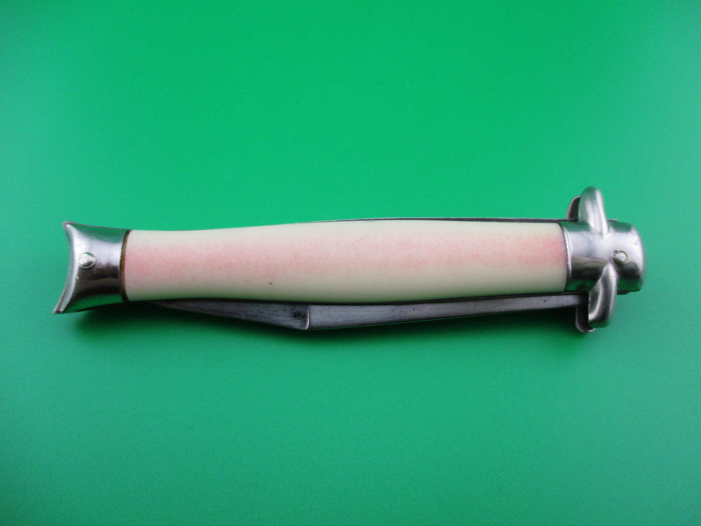 z Colonial SHUR SNAP Bowtie White Vintage switchblade
