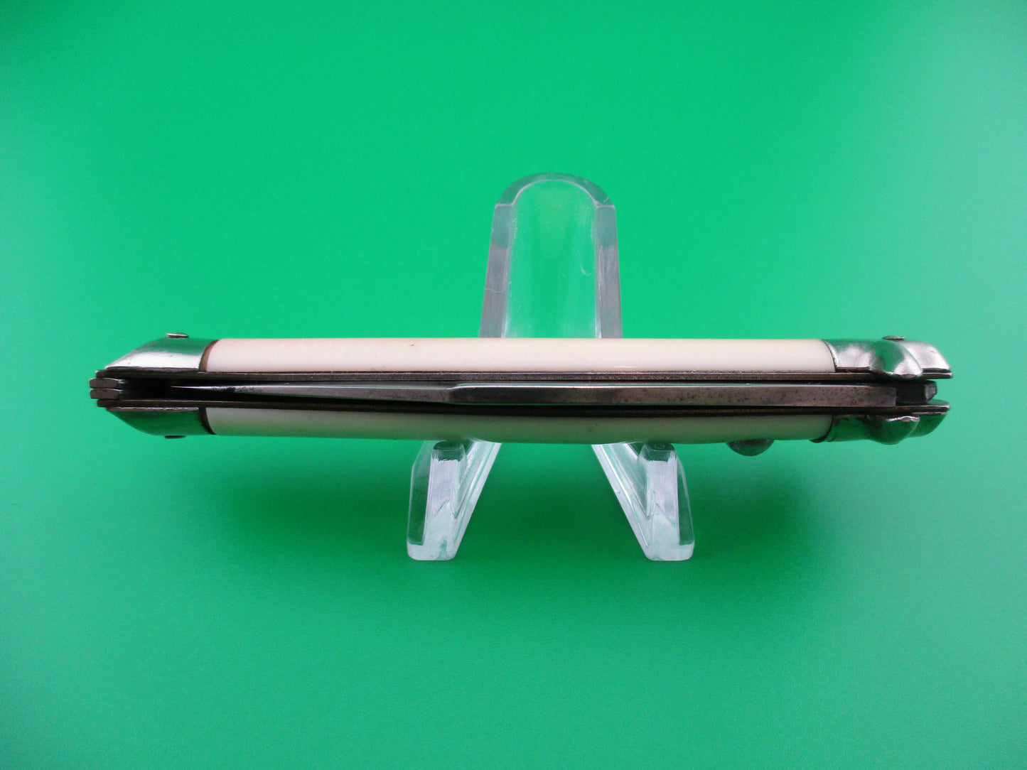 z Colonial SHUR SNAP Bowtie White Vintage switchblade