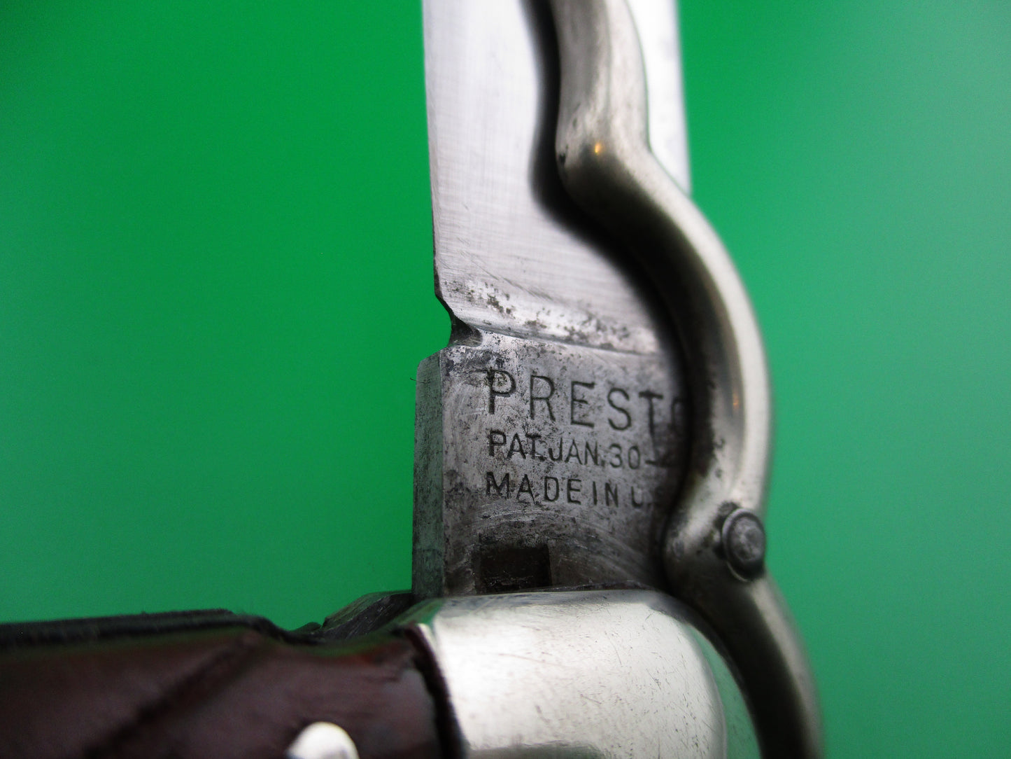 z PRESTO Vintage Lazy W folding guards Wormgroove switchblade