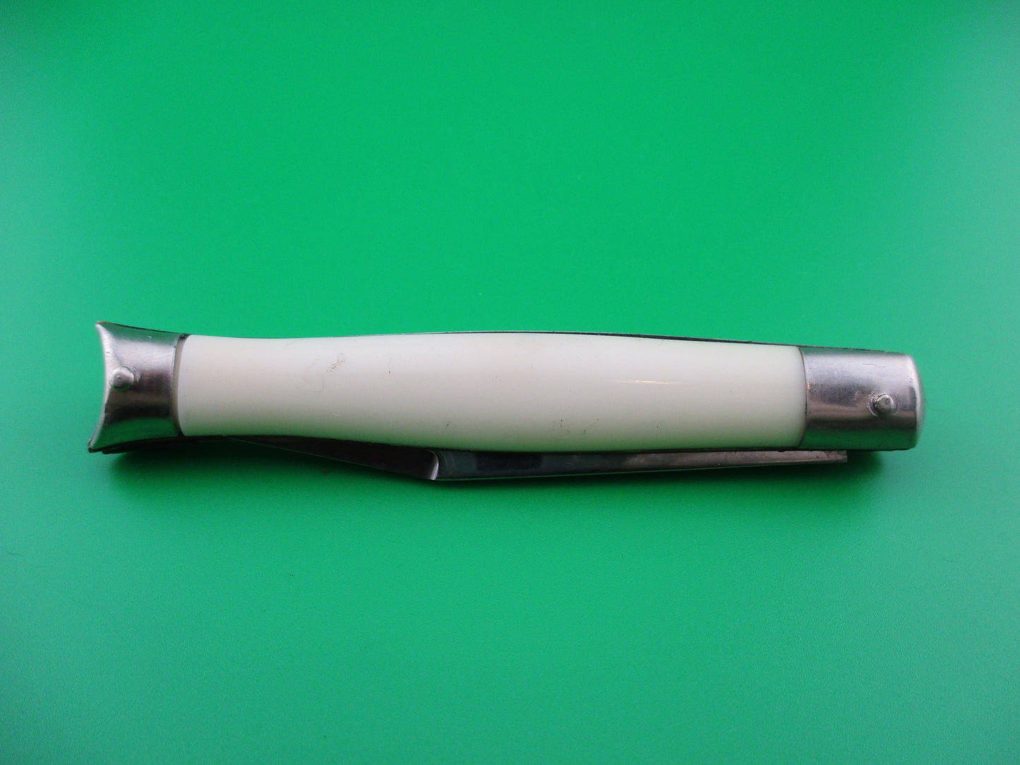 z COLONIAL SHUR SNAP Fishtail White late 50s American switchblade