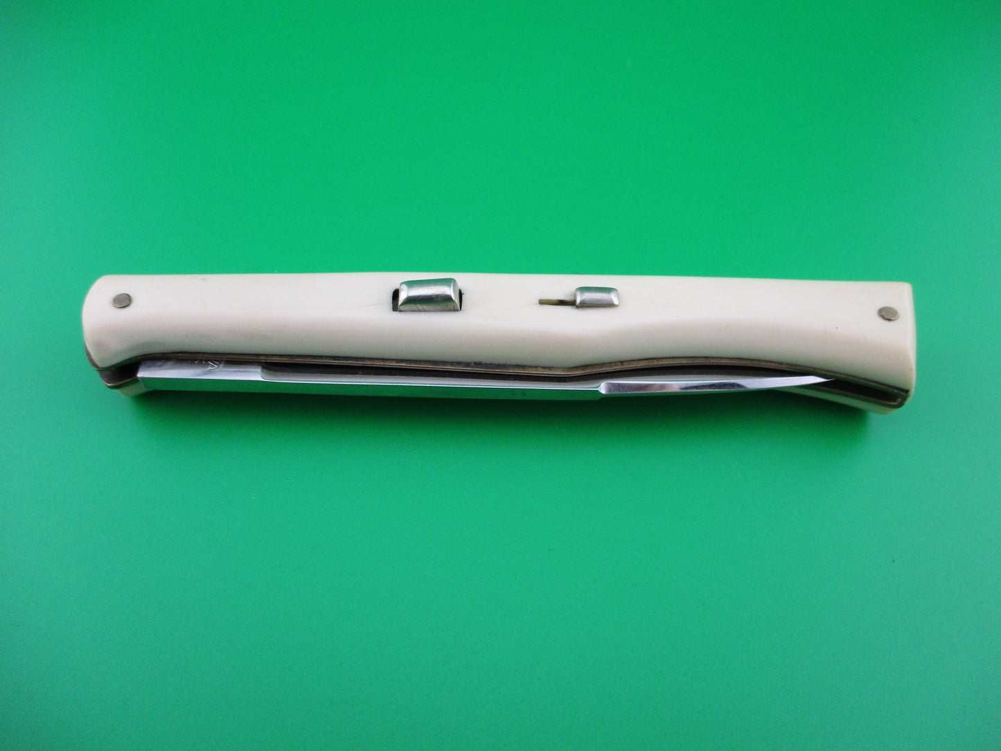 z VIRGINIA INOX 24cm Ackermannchen style White Vintage Italian Switchblade