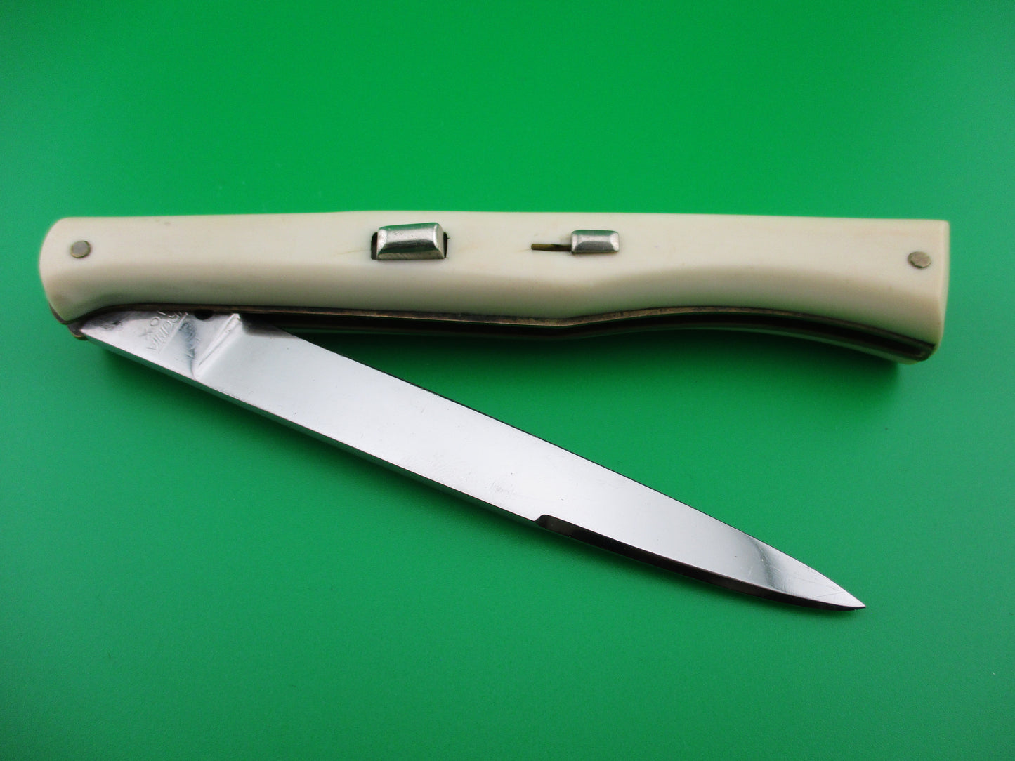 z VIRGINIA INOX 24cm Ackermannchen style White Vintage Italian Switchblade