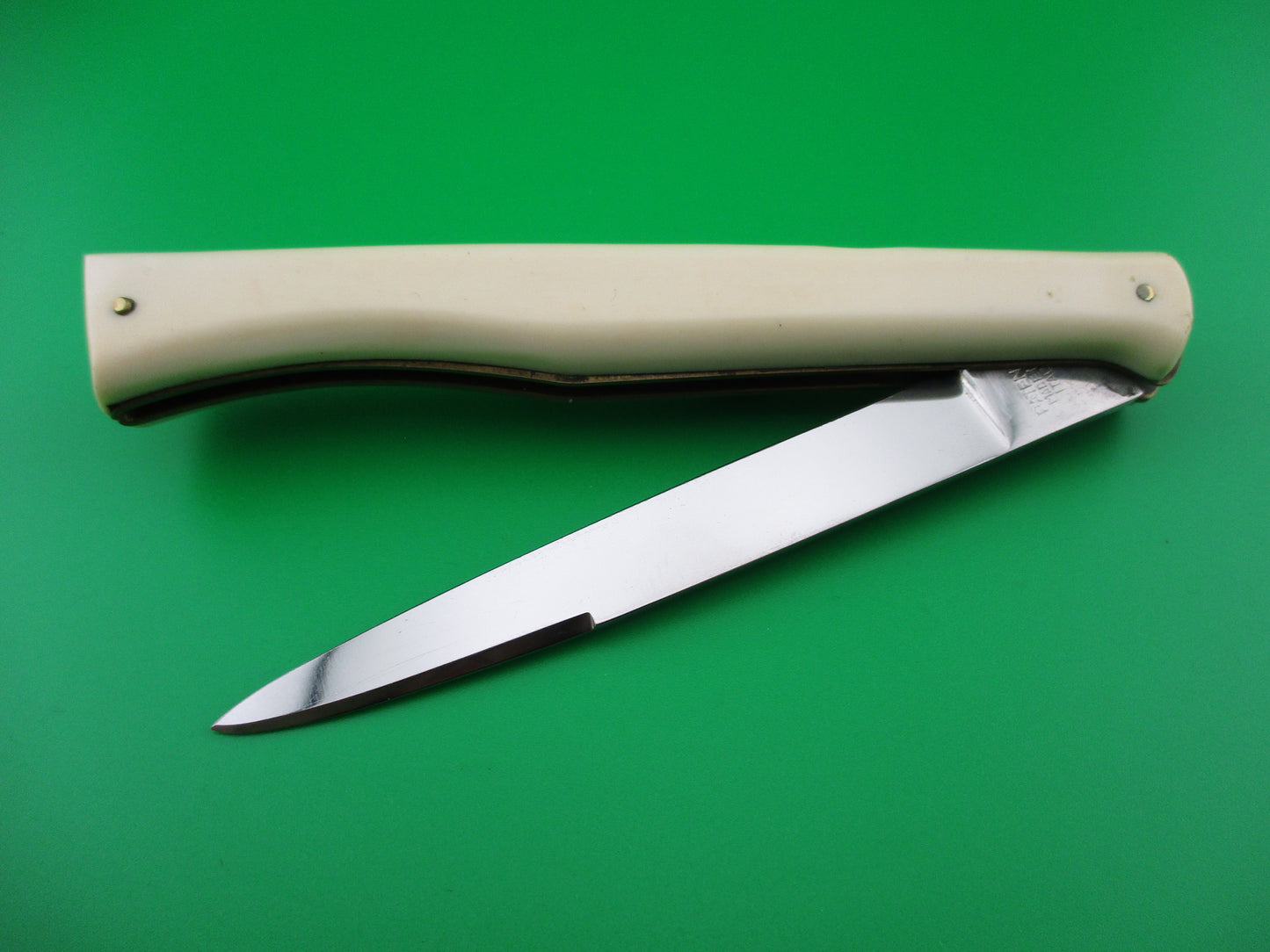 z VIRGINIA INOX 24cm Ackermannchen style White Vintage Italian Switchblade