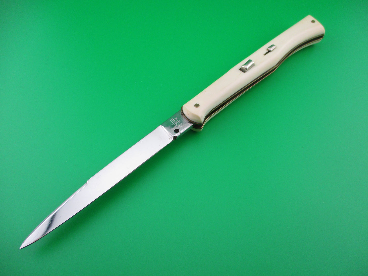 z VIRGINIA INOX 24cm Ackermannchen style White Vintage Italian Switchblade