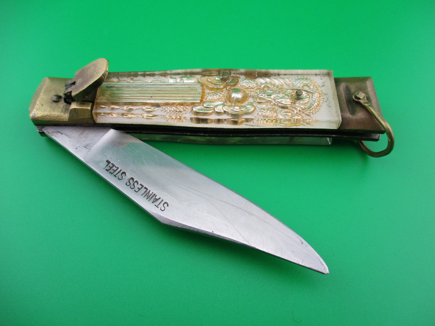z STAINLESS STEEL Bullfighter Dragon vintage White 19cm Lever switchblade knife