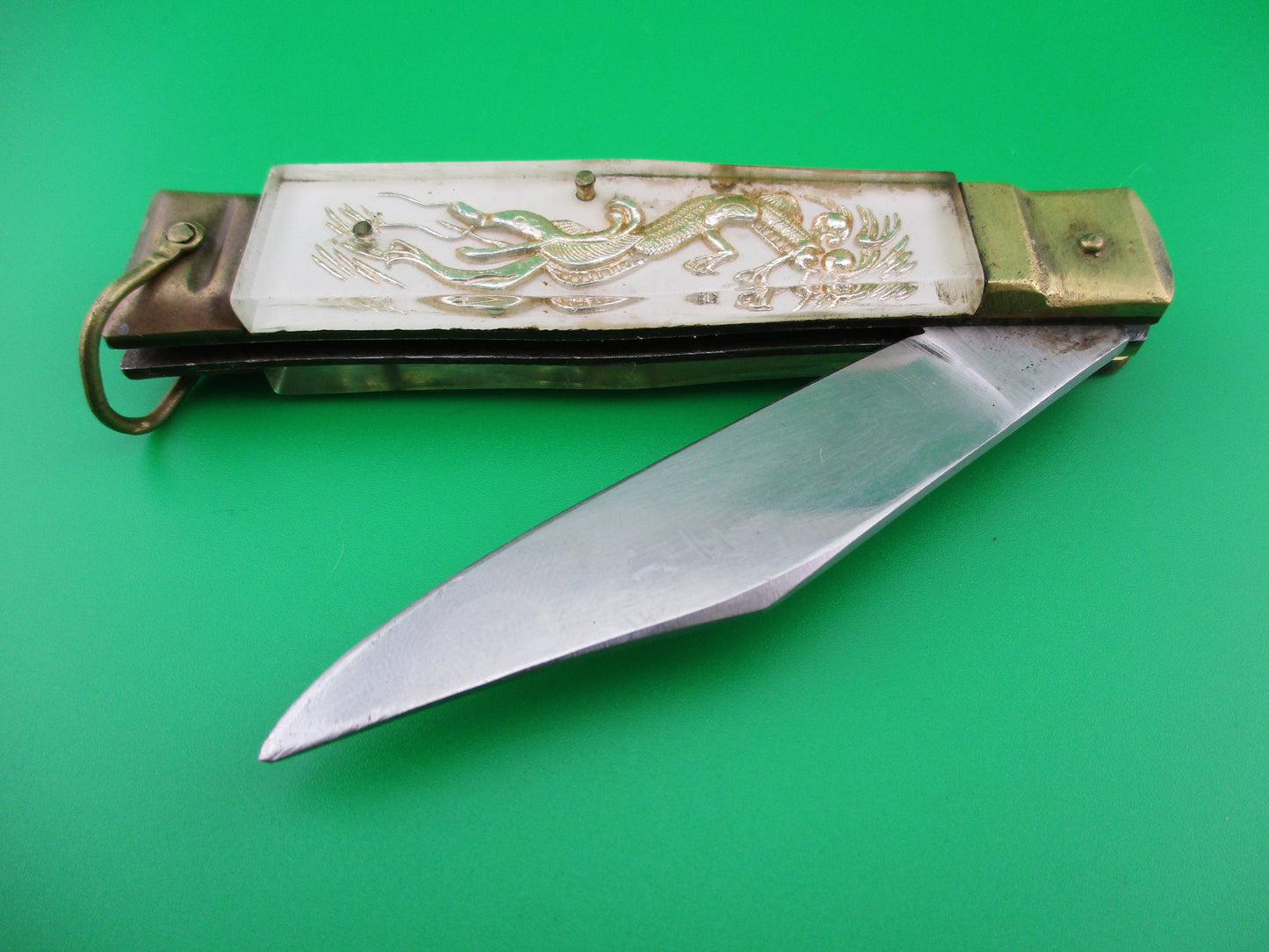 z STAINLESS STEEL Bullfighter Dragon vintage White 19cm Lever switchblade knife