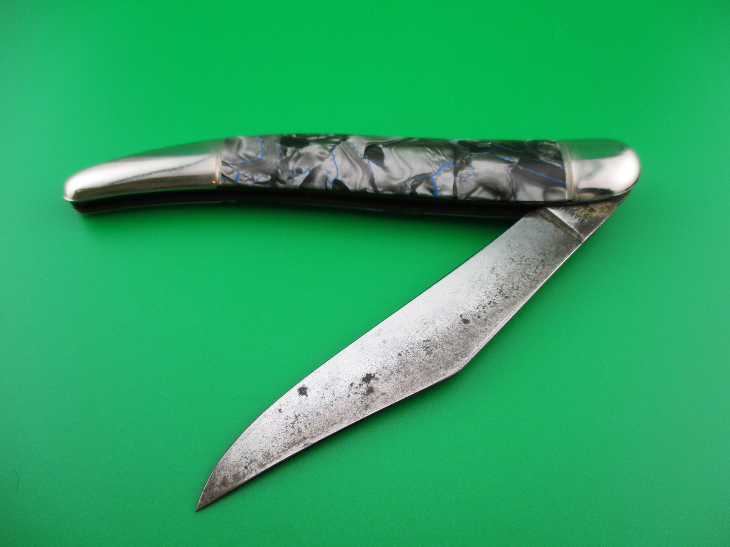 z Hammer Brand Imperial Toothpick Silver Pearl & Blue 1950s vintage switchblade