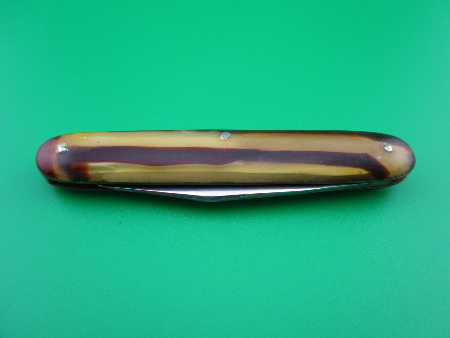 z Schrade Cut Co Single Jack Butter & Molasses cell switchblade