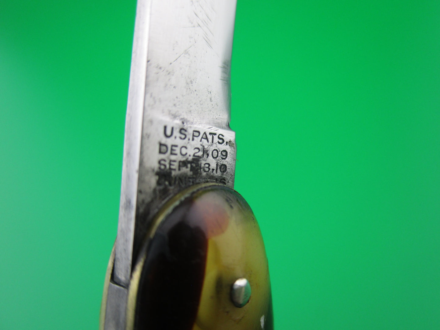 z Schrade Cut Co Single Jack Butter & Molasses cell switchblade