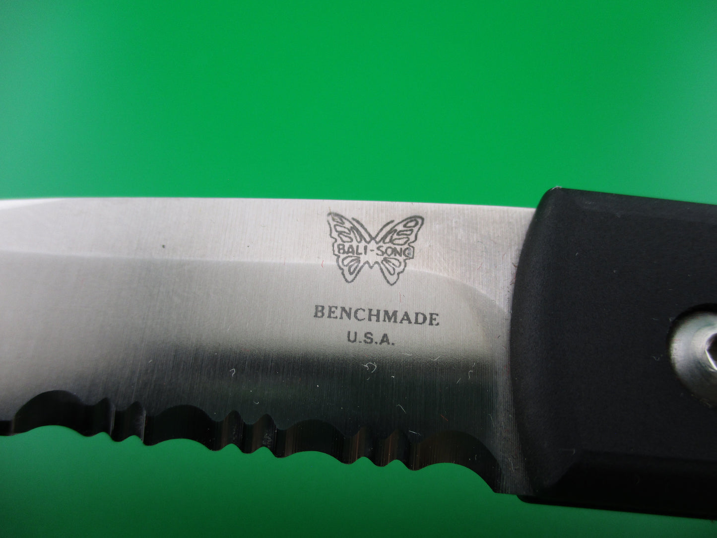 z BENCHMADE 3000S MEL PARDUE design Semi serrated blade automatic knife