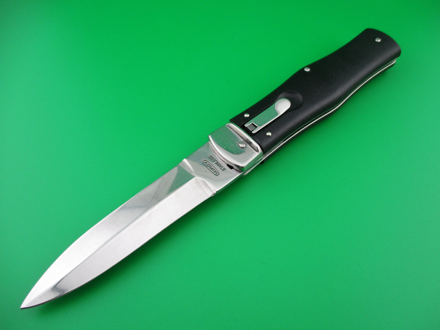z MIKOV STAINLESS Model 241 Predator automatic knife
