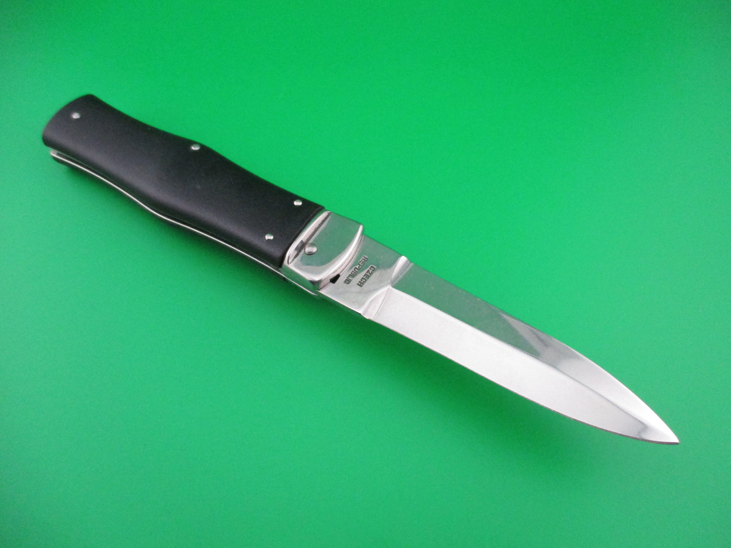 z MIKOV STAINLESS Model 241 Predator automatic knife