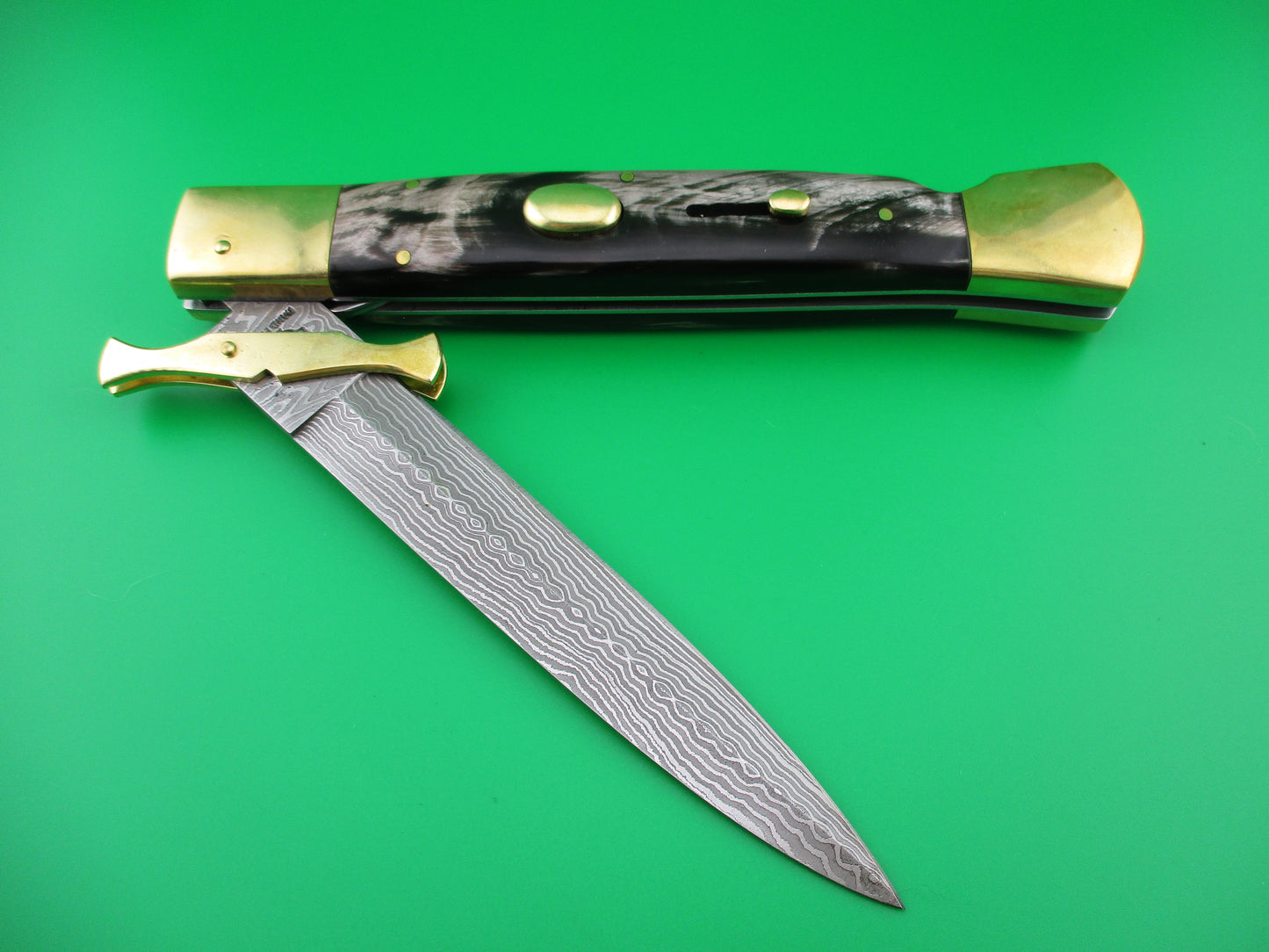 z Hand Forged Chief 13 inch Oval Button Damascus Batwing Swing Guard knife
