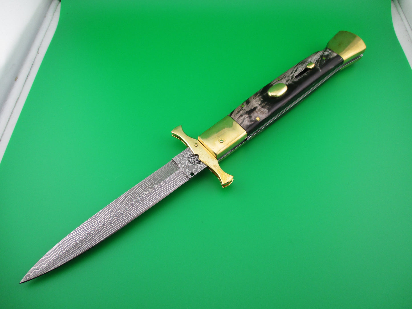 z Hand Forged Chief 13 inch Oval Button Damascus Batwing Swing Guard knife
