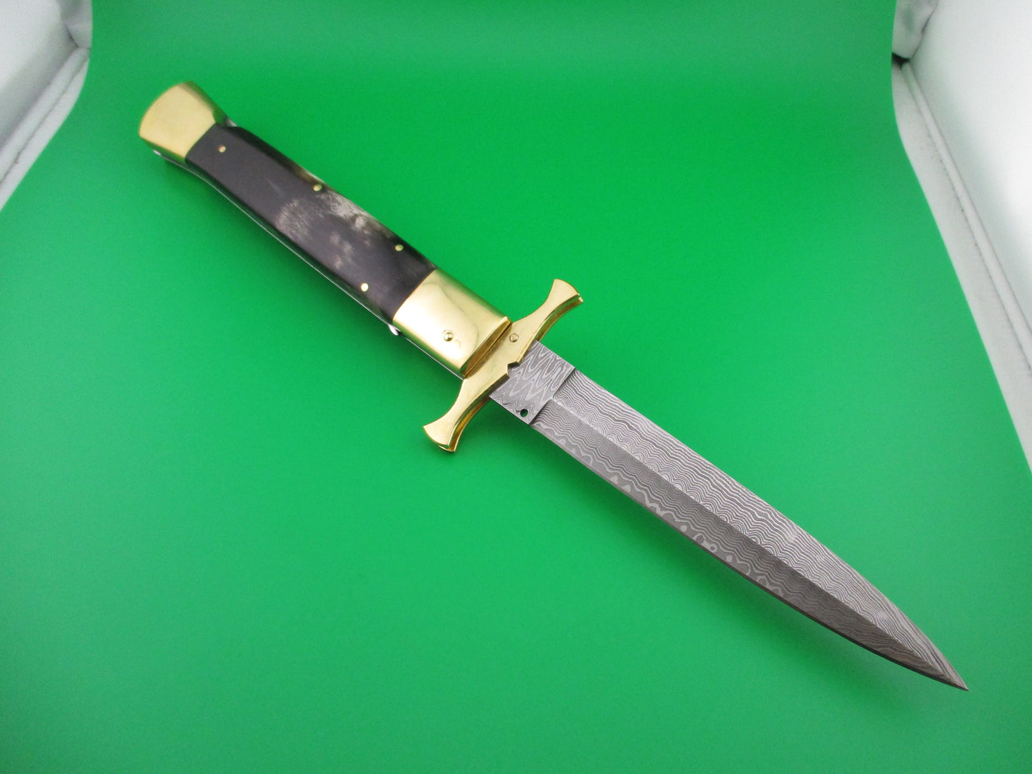 z Hand Forged Chief 13 inch Oval Button Damascus Batwing Swing Guard knife
