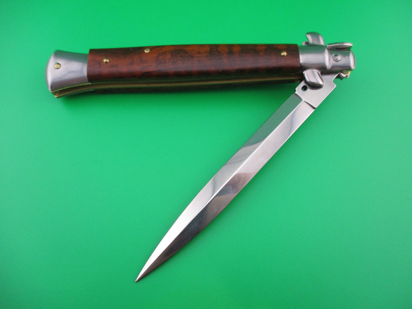 z Frank B 28cm Swivel bolster Snakewood Stiletto switchblade