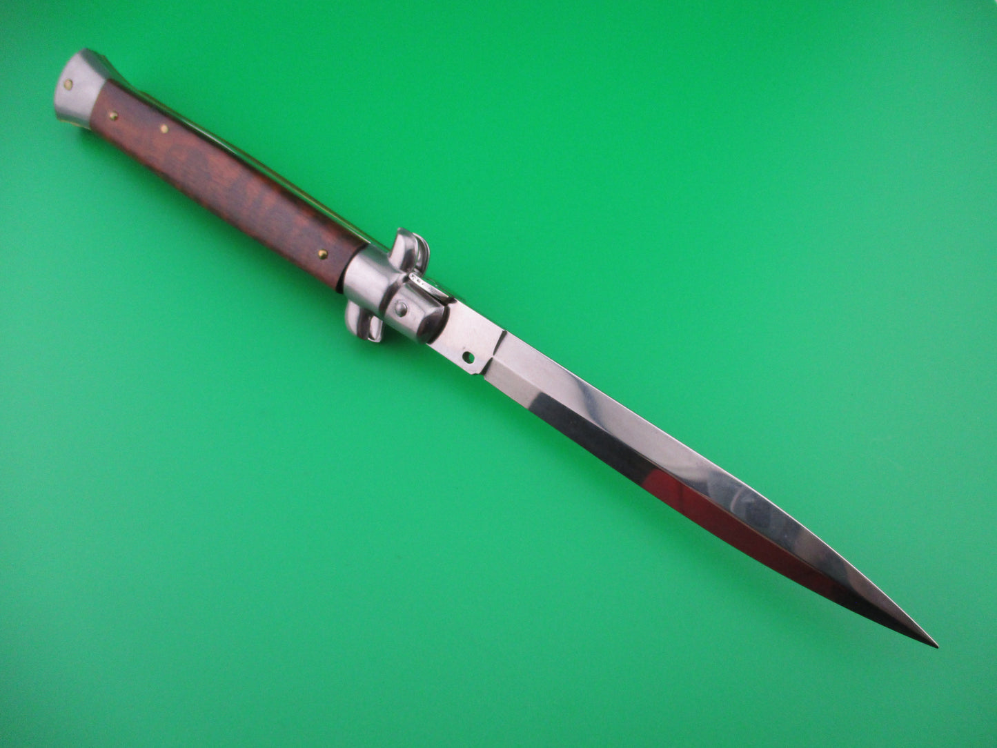 z Frank B 28cm Swivel bolster Snakewood Stiletto switchblade