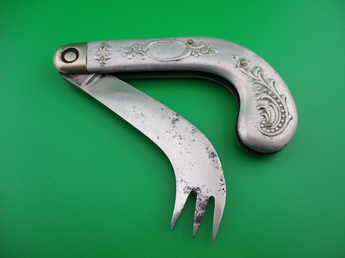 z Press Button Knife Co One Arm Man Knife switchblade