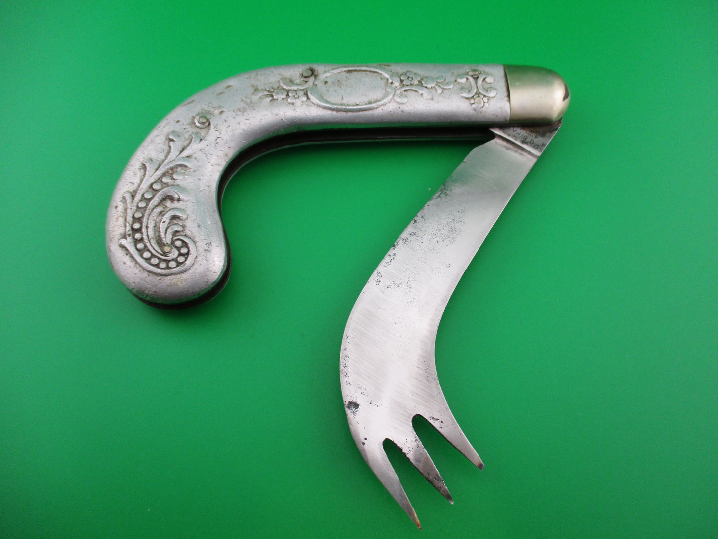 z Press Button Knife Co One Arm Man Knife switchblade
