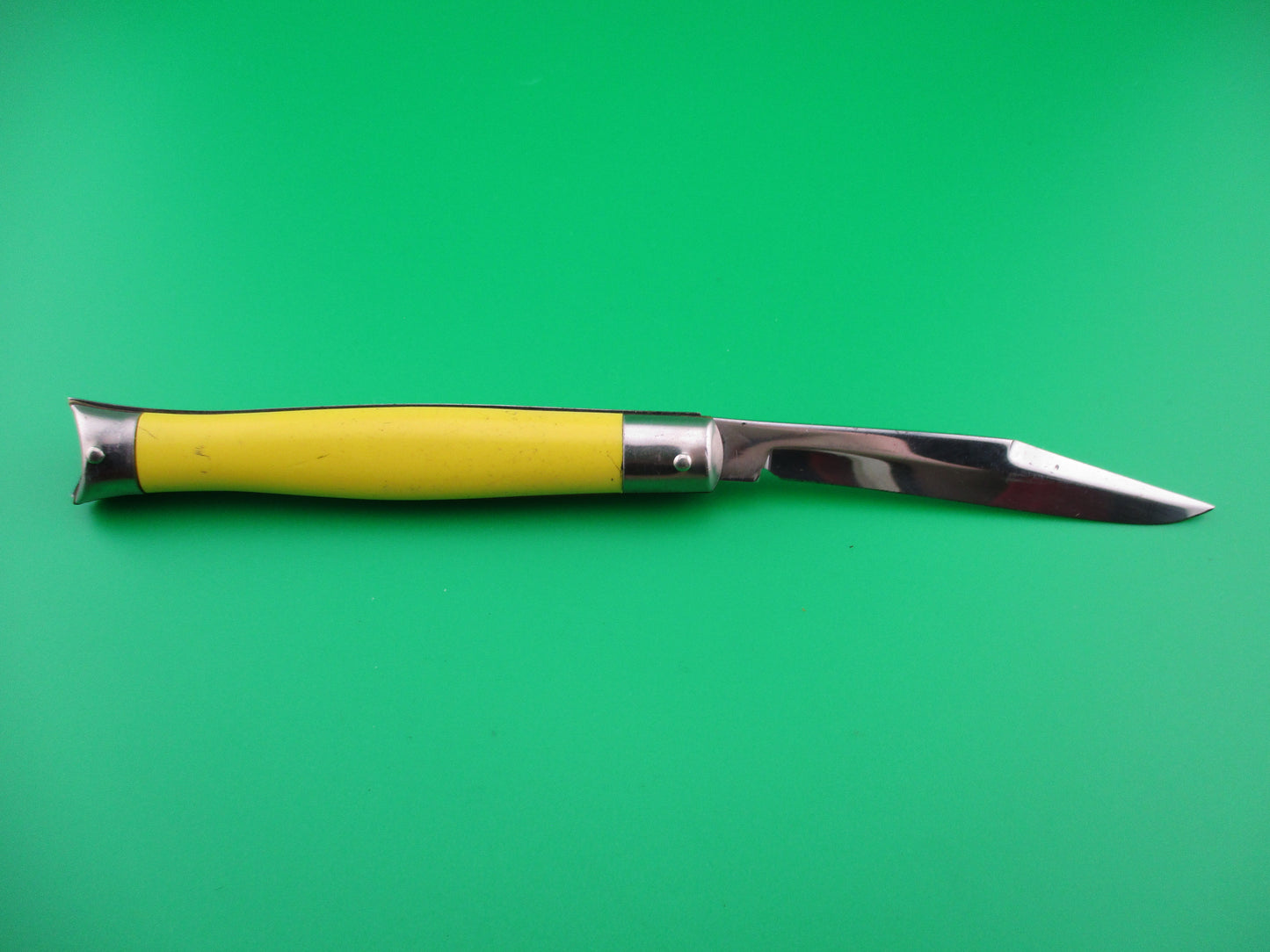 z Colonial SHUR-SNAP Fishtail Yellow late 1950s switchblade knife