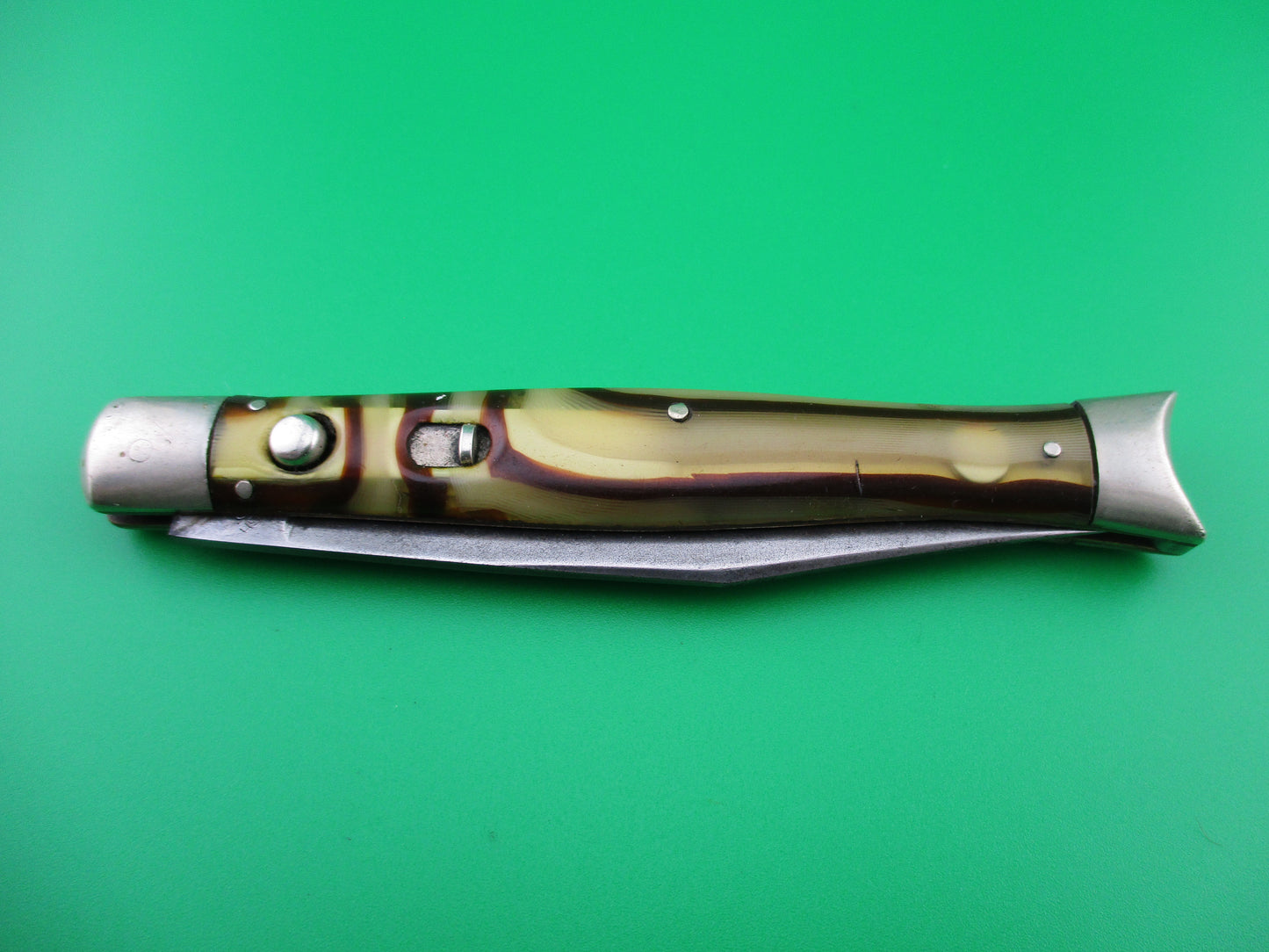 z SHAPLEIGH HARDWARE Vintage A5 Fishtail Butter & Molasses switchblade knife