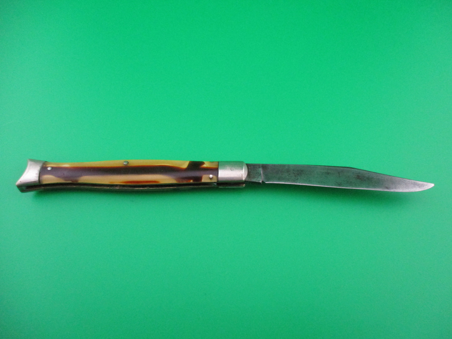 z SHAPLEIGH HARDWARE Vintage A5 Fishtail Butter & Molasses switchblade knife