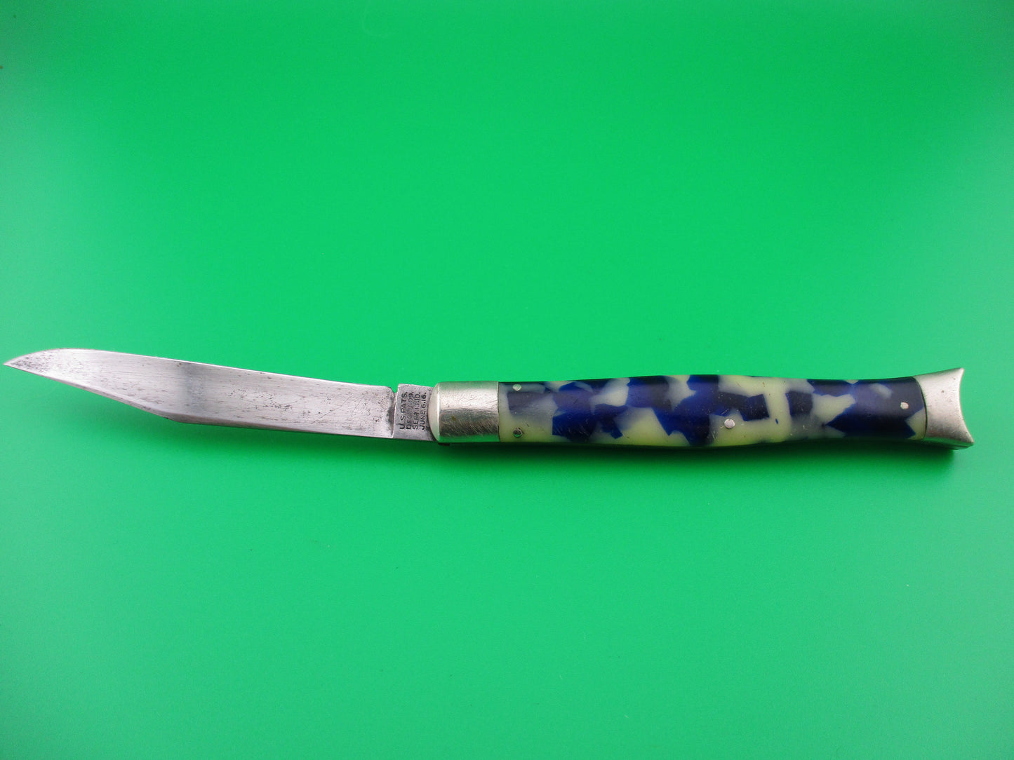 z SCHRADE WALDEN Fishtail Vintage Blueberries & Cream celluloid switchblade