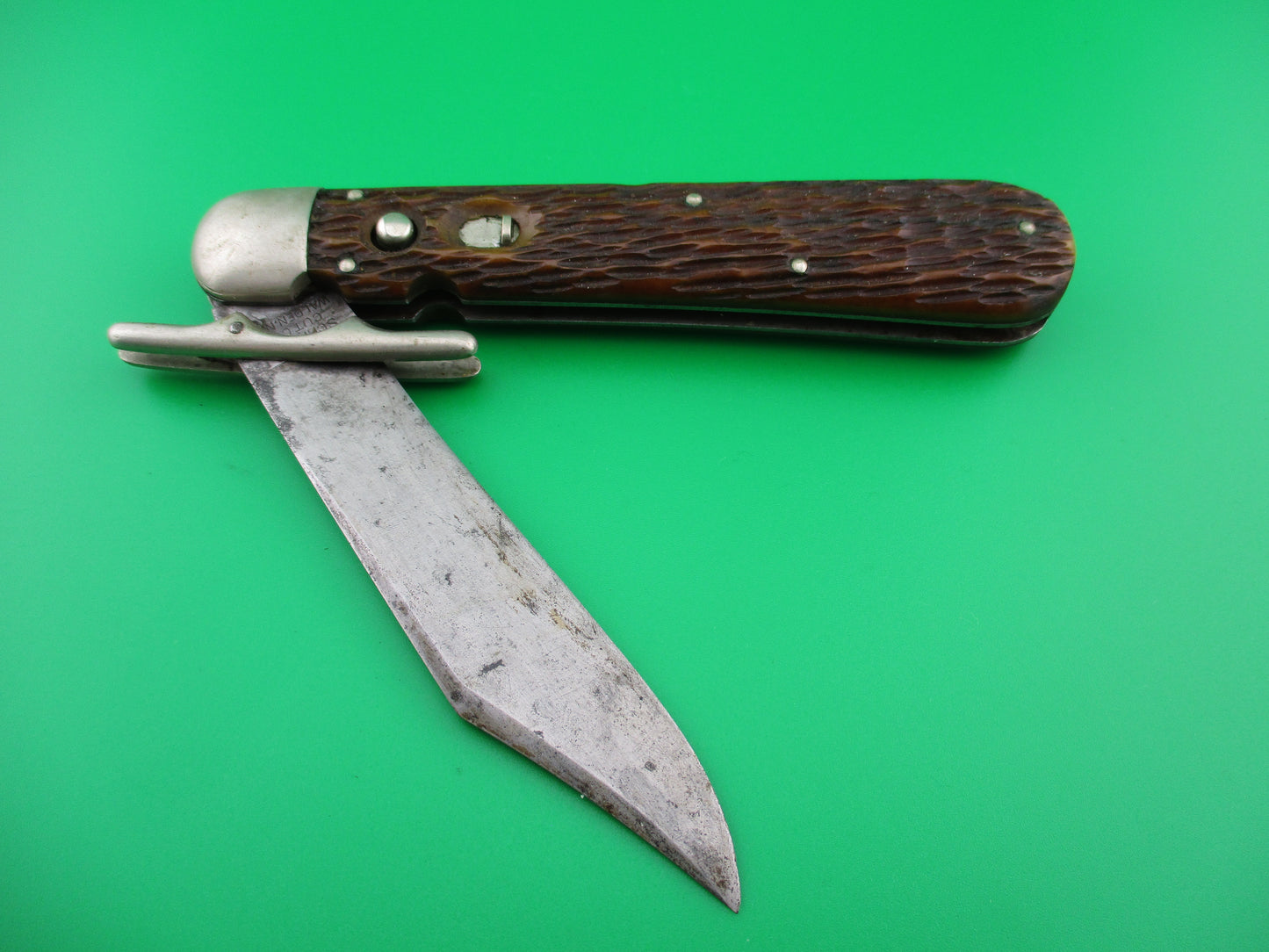 z SCHRADE CUT CO Hunter's Pride Folding Guard Bone Automatic knife