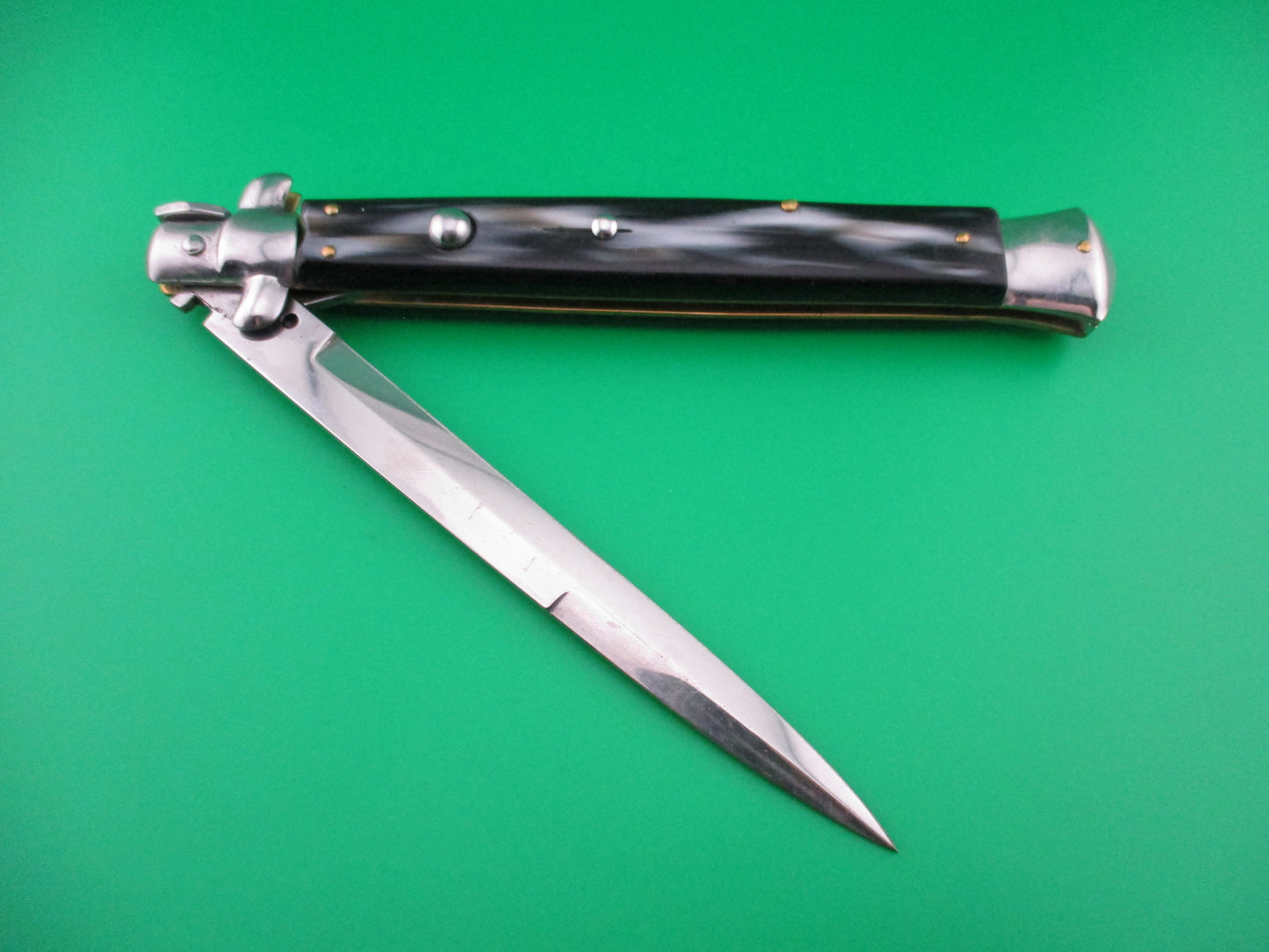 MADE IN ITALY 33cm Italian Swivel Bolster Stiletto Black streaked switchblade
