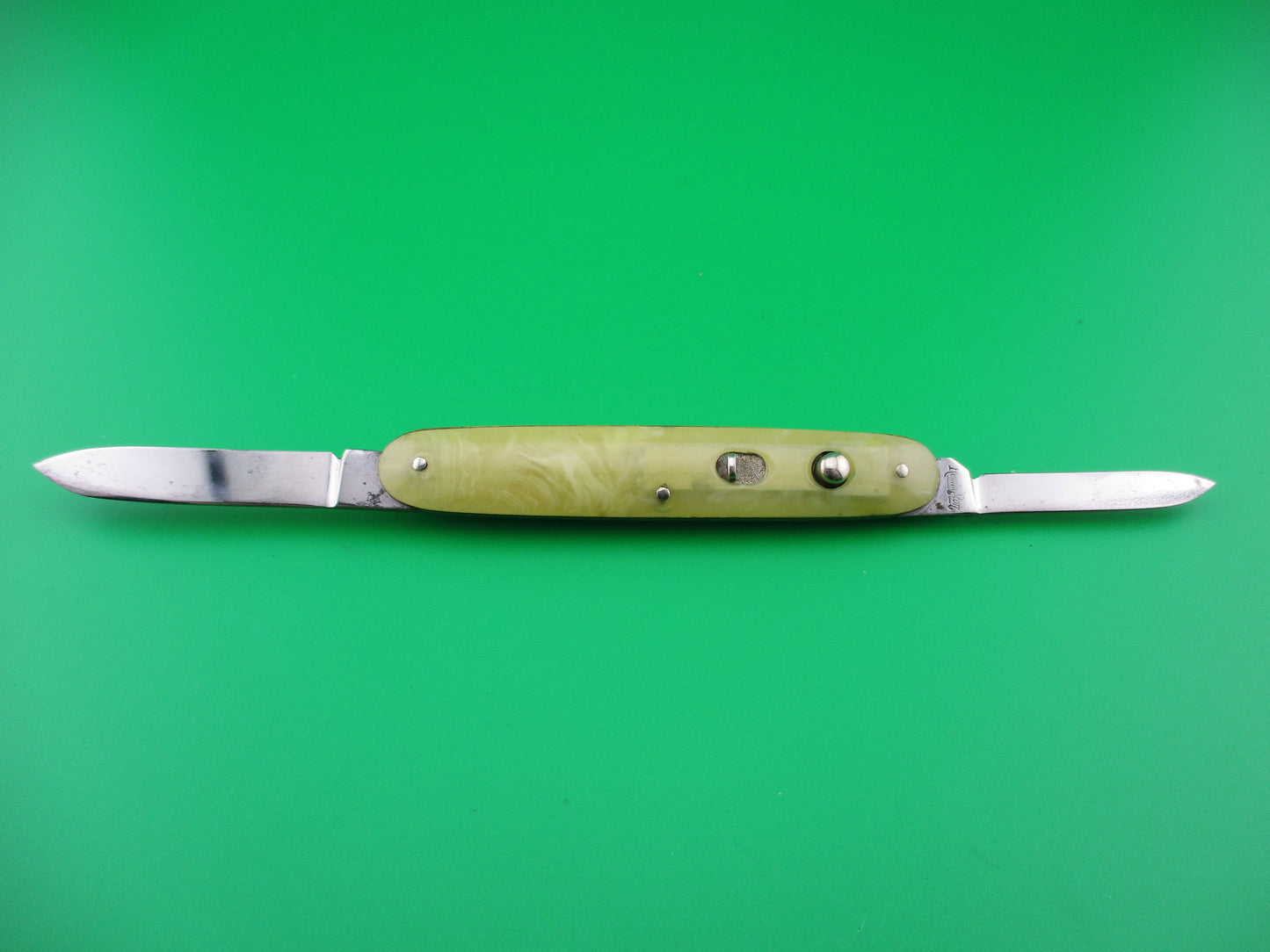 z Remington 8065MW Double Onyx Cell Etched Vintage automatic knife