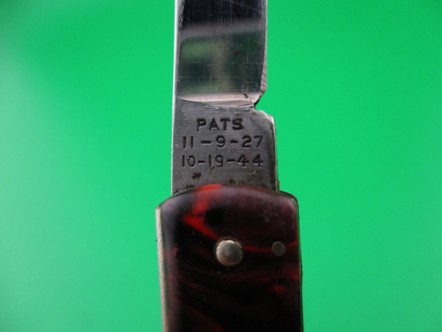 GEORGE SCHRADE KNIFE CO Pullball Red swirl switchblade knife w/sheath