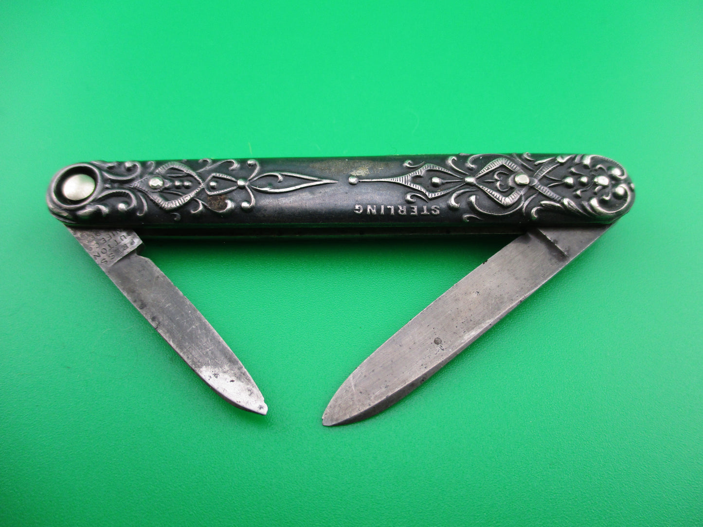 z PRESS BUTTON KNIFE CO small double Sterling Gothic antique switchblade knife