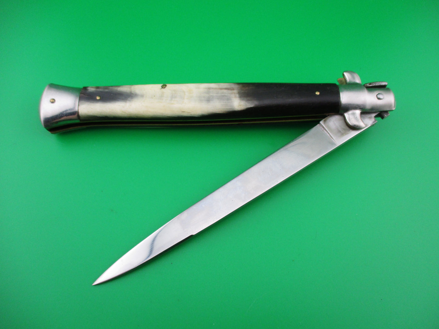 z Rostfrei 33cm Italian Transitional Stiletto Black & Cream horn switchblade