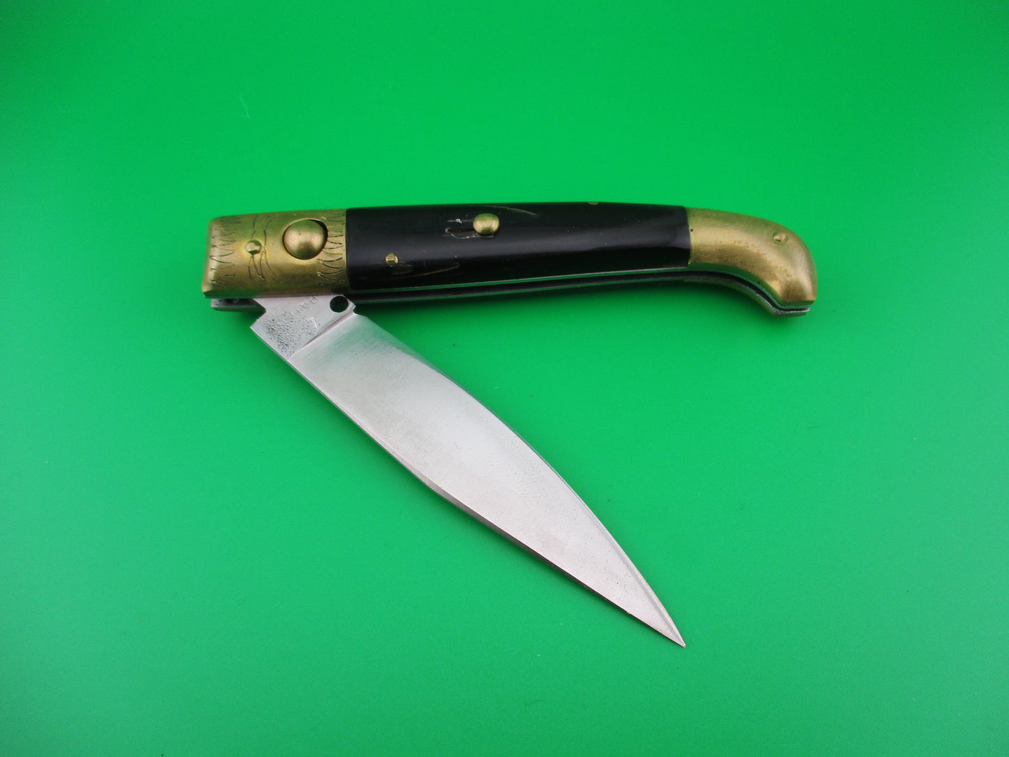 z Jndiana PATENT 21cm Pattada Italian Birds head dark horn switchblade knife