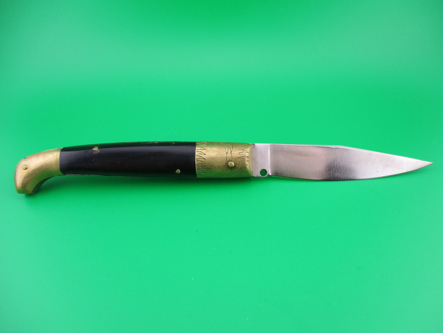 z Jndiana PATENT 21cm Pattada Italian Birds head dark horn switchblade knife