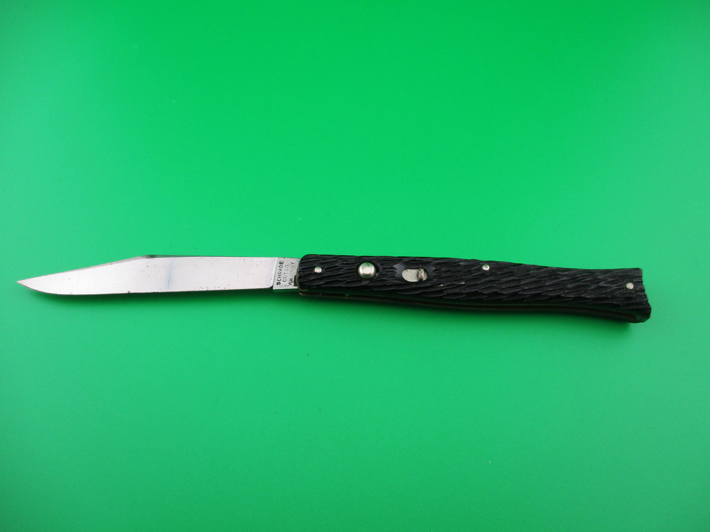 z Schrade Cut Co Fishtail Black Stagged Super Nice 1940s vintage switchblade knife.