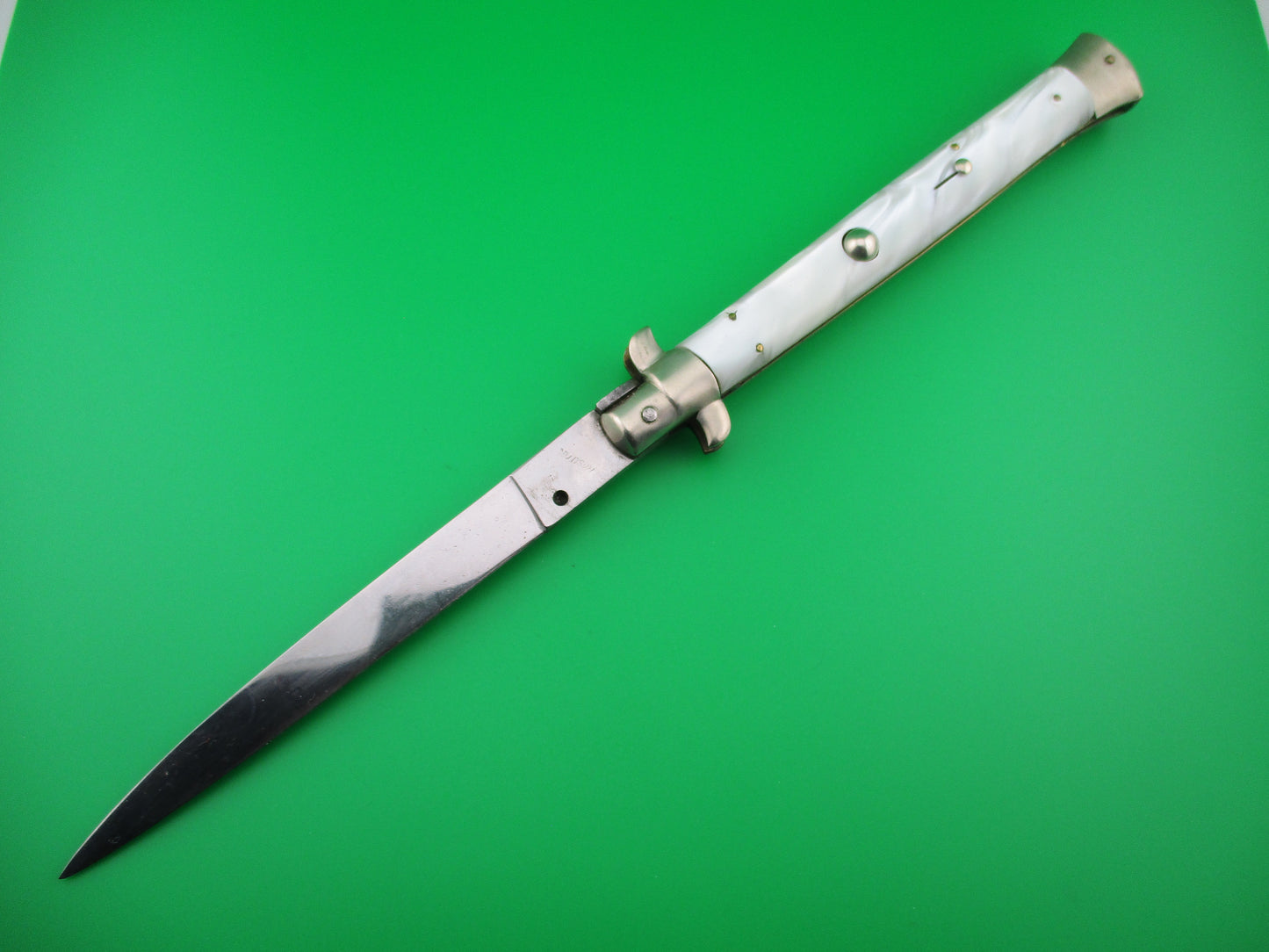 z Rostfrei (slant) 33cm Italian Transitional Pearlex Stiletto switchblade