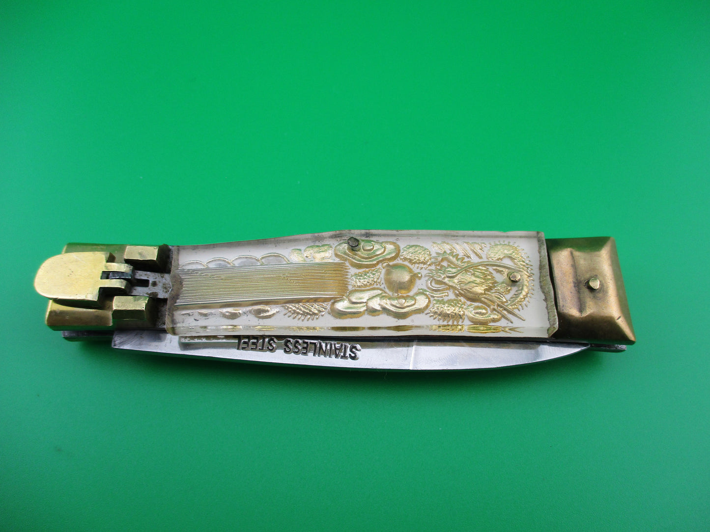 STAINLESS STEEL Bullfighter Dragon 19cm Mexican White & Gold Vintage Lever souvenir knife