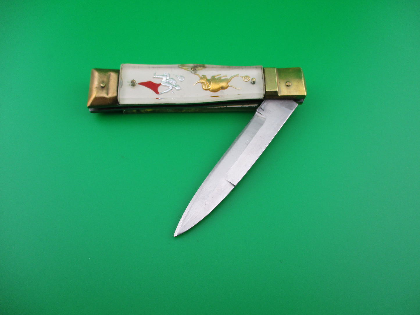 STAINLESS STEEL Bullfighter Dragon 19cm Mexican White & Gold Vintage Lever souvenir knife