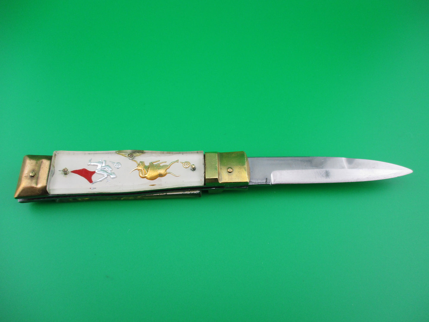 STAINLESS STEEL Bullfighter Dragon 19cm Mexican White & Gold Vintage Lever souvenir knife