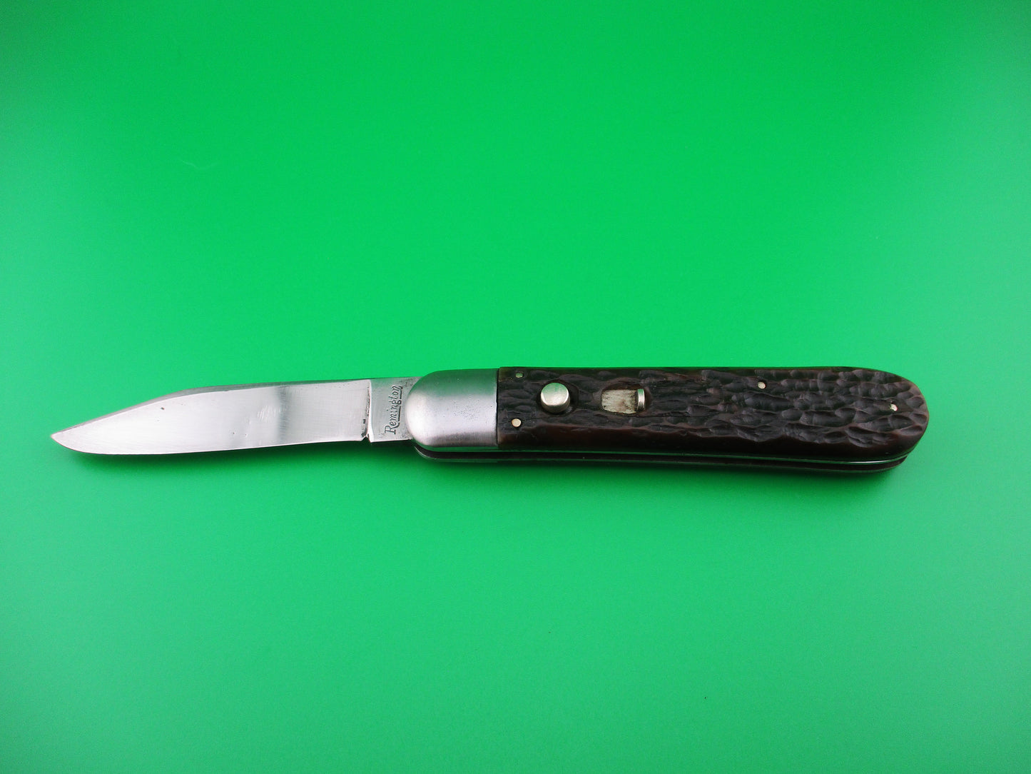 z REMINGTON 2303 Vintage 1940s Bone switchblade knife
