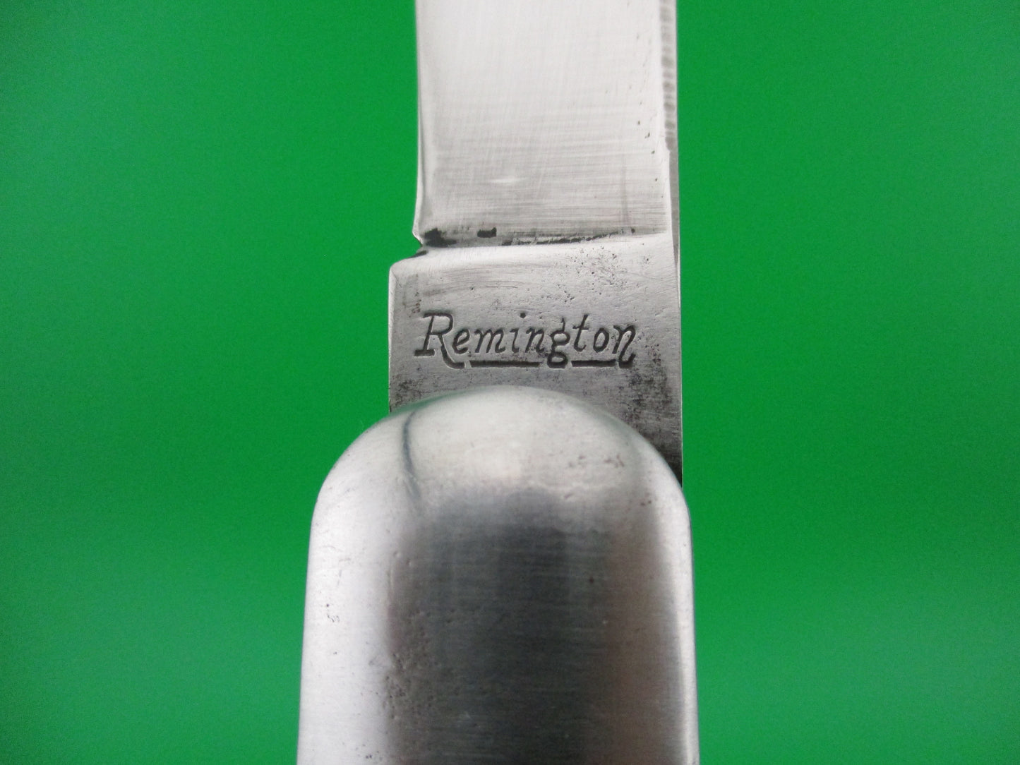 z REMINGTON 2303 Vintage 1940s Bone switchblade knife