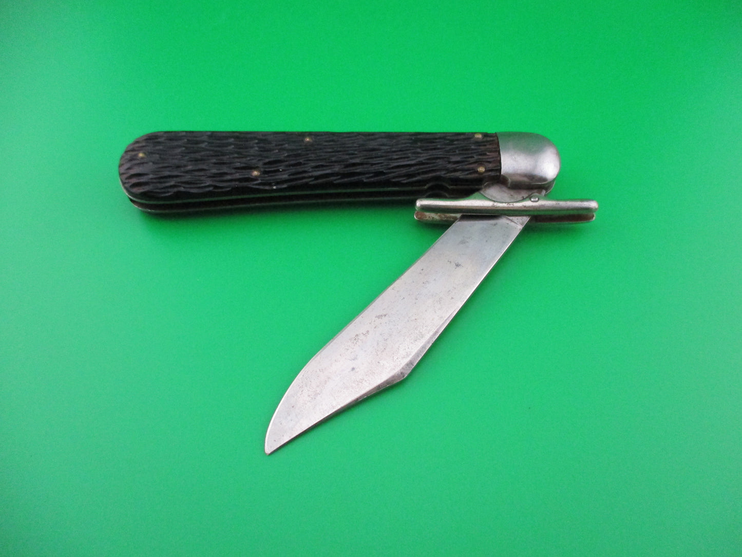 Schrade Walden pattern 153 Hunters Pride Folding guard switchblade knife etch