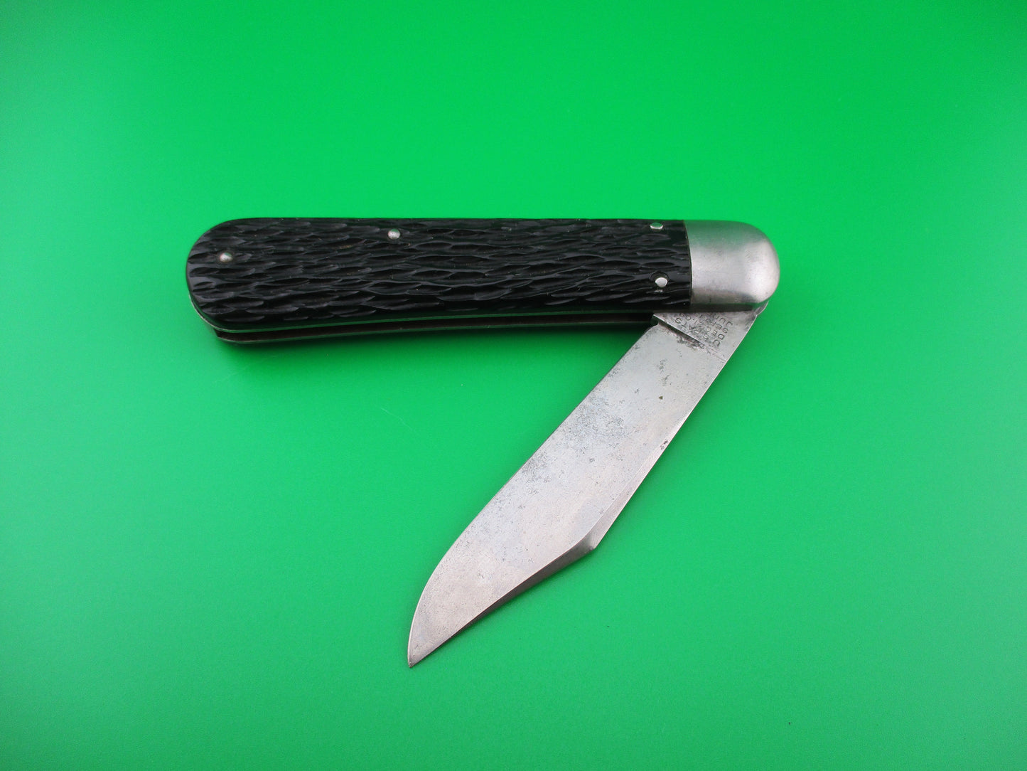 z Schrade Cut Co 1554 3/4 Scout Vintage black jigged automatic knife