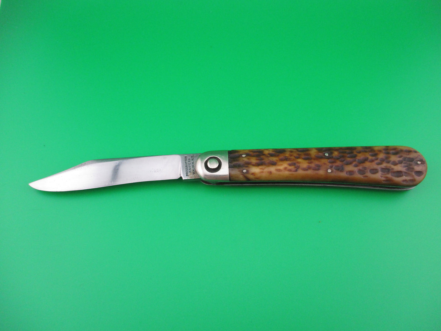 z Press Button Knife Co INVINCIBLE antique switchblade
