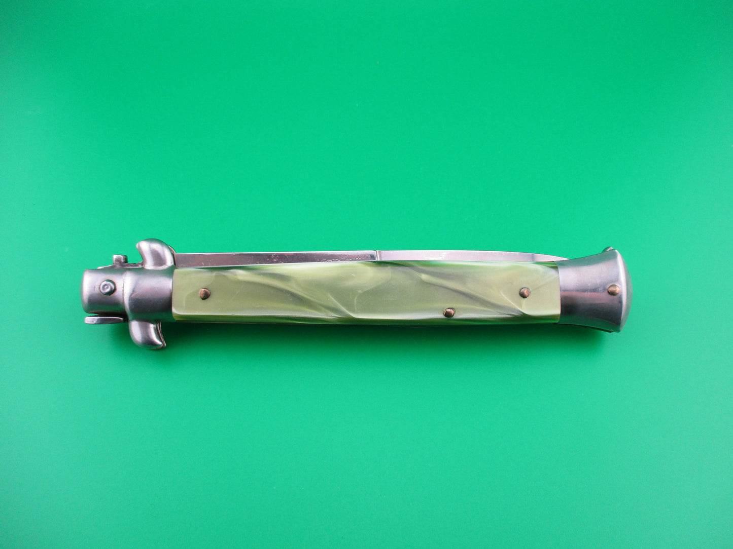 Italian 28cm Stiletto Swivel bolster Green pearlex automatic knife sterile