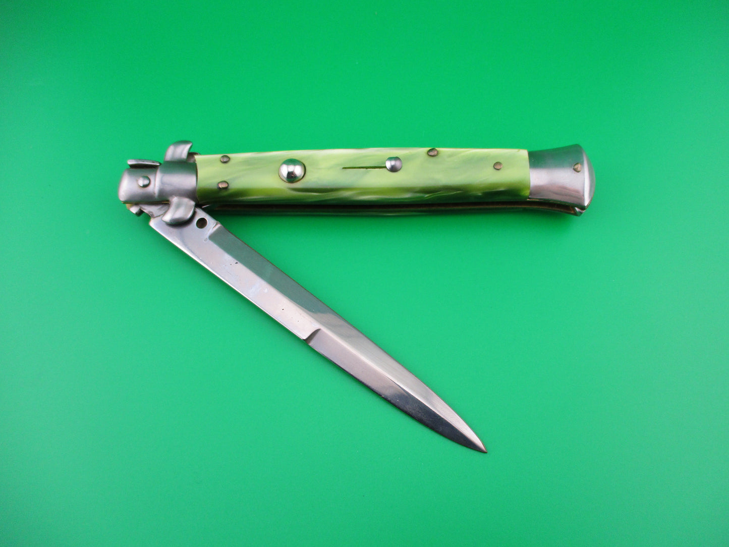 Italian 28cm Stiletto Swivel bolster Green pearlex automatic knife sterile