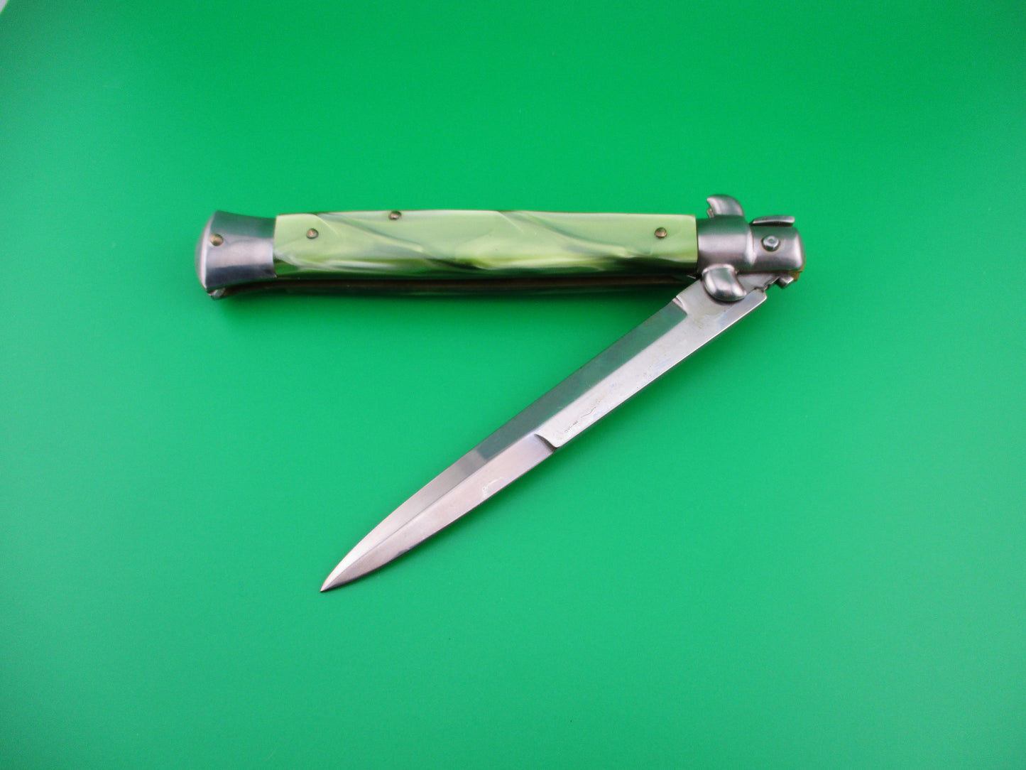 Italian 28cm Stiletto Swivel bolster Green pearlex automatic knife sterile