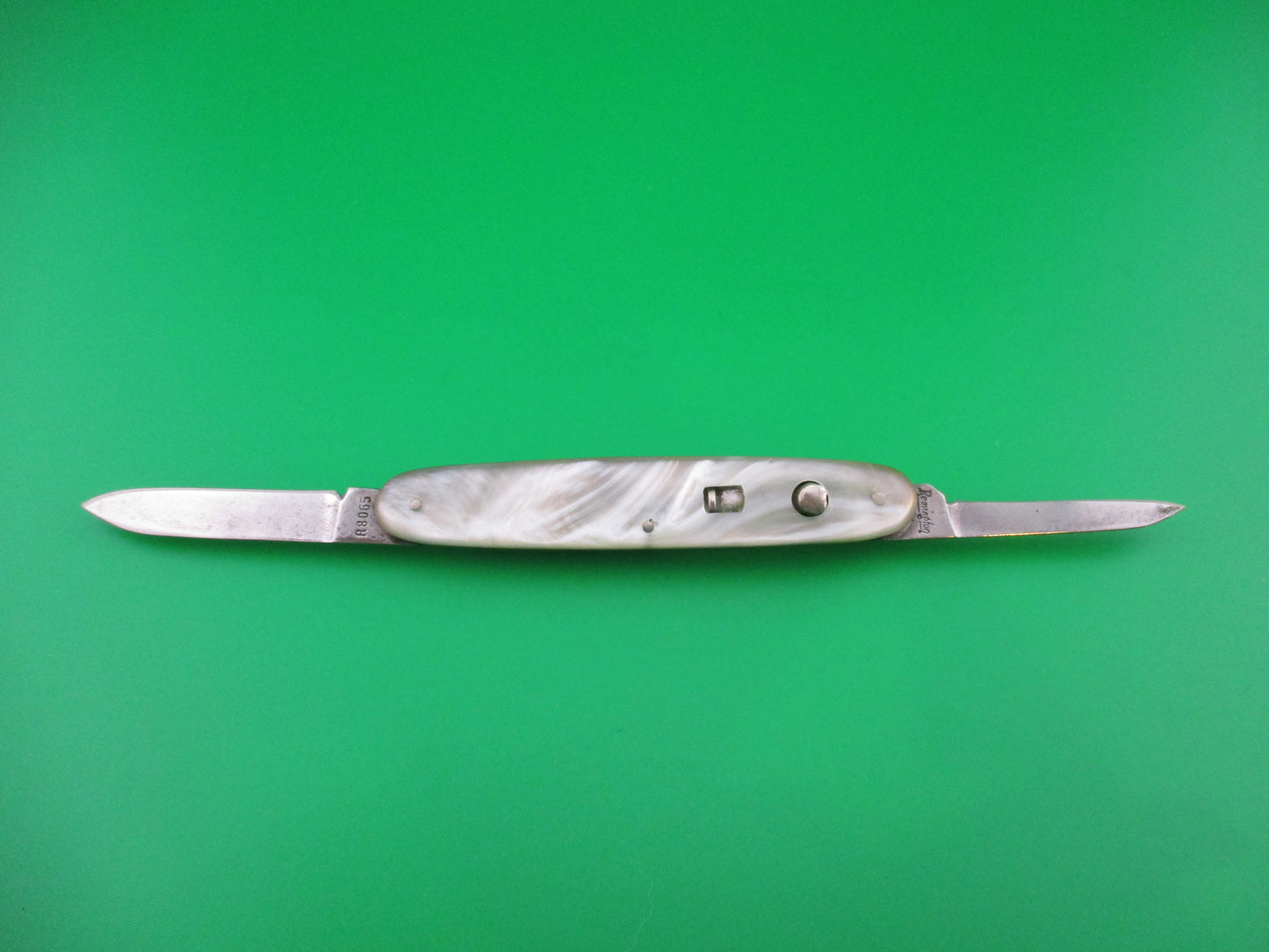 Remington 8065 Double Pearl 1940s Vintage switchblade knife