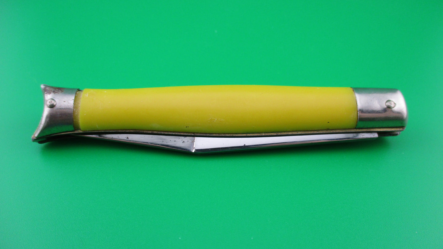 z Colonial SHUR-SNAP Fishtail Yellow late 1950s switchblade knife NOS